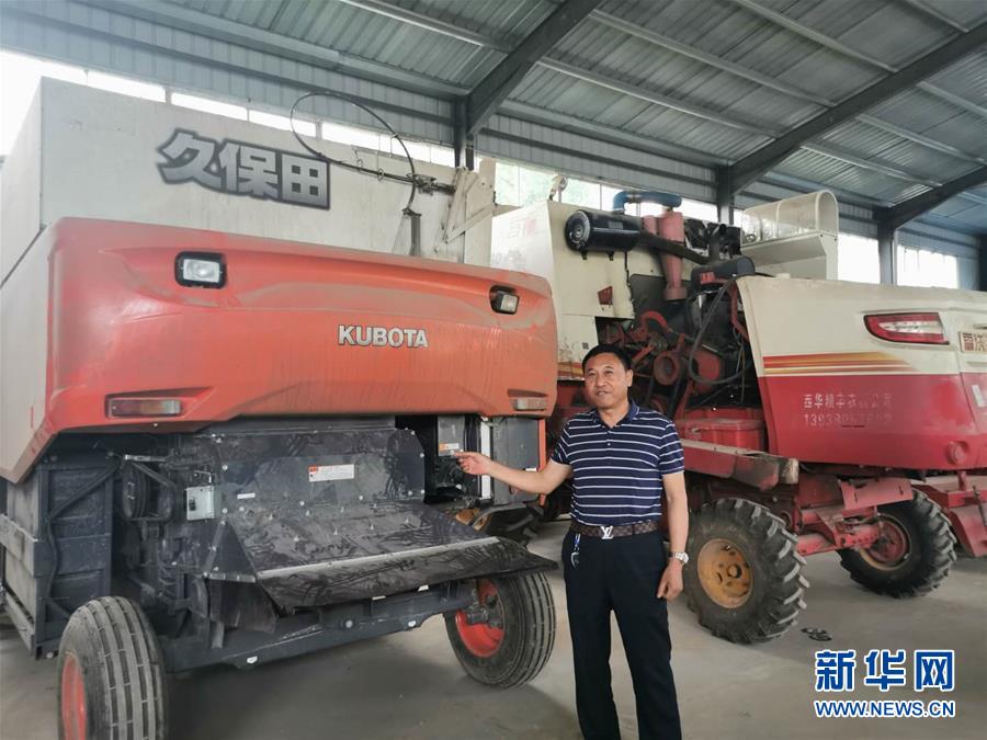 （在習(xí)近平新時代中國特色社會主義思想指引下&mdash;&mdash;新時代新作為新篇章&middot;習(xí)近平總書記關(guān)切事&middot;圖文互動）（2）新農(nóng)事、新希望&mdash;&mdash;夏收前田間新動態(tài)掃描