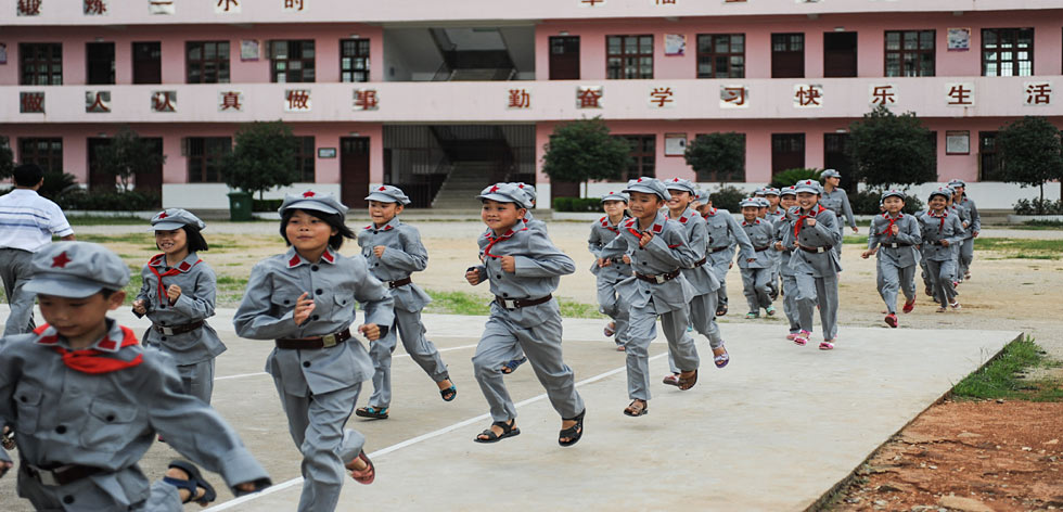 革命老區(qū)江西蓮花縣甘祖昌紅軍小學(xué)舉行&ldquo;六一&rdquo;感恩慶?；顒?dòng)