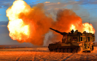 戈壁大漠上演自行火炮分隊(duì)對抗，場面霸氣！