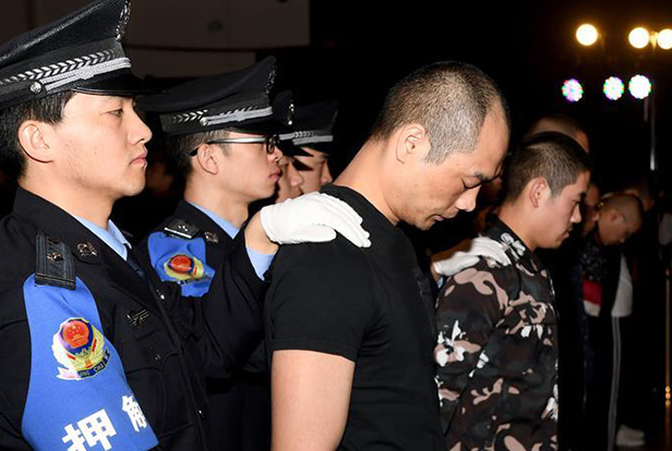 陜西省西安市新城區(qū)人民法院依法對韓某某等8人非法高利放貸、暴力討債涉黑一案公開宣判