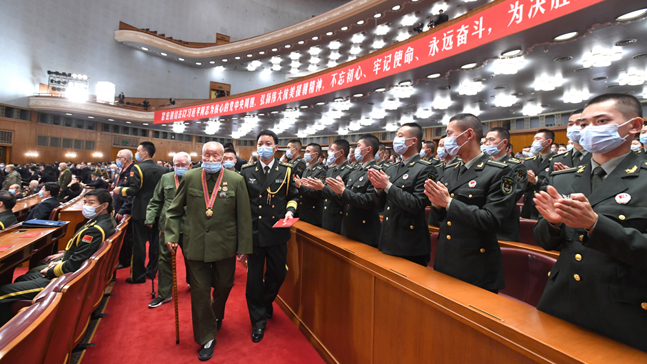 大會(huì)前，志愿軍老同志入場(chǎng)