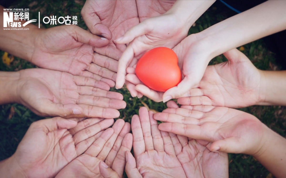 我們不僅要關(guān)注身體健康，更應(yīng)關(guān)注心理健康