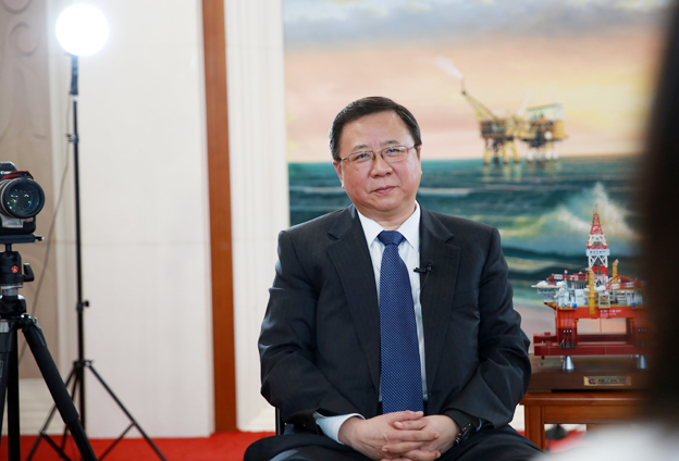 堅持黨的領導、加強黨的建設，是國有企業(yè)的光榮傳統(tǒng)。