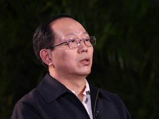 如何發(fā)展壯大體育產(chǎn)業(yè)？