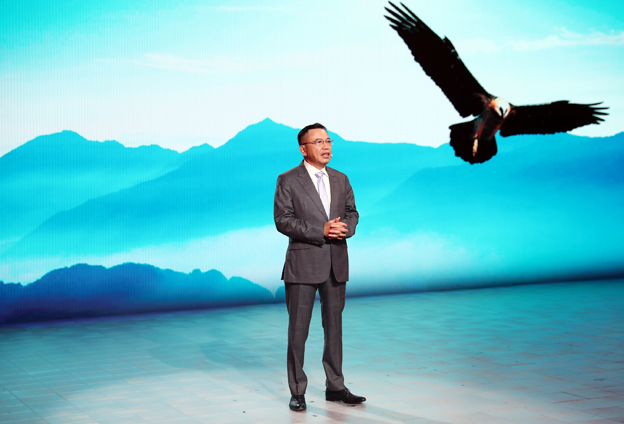 一定要在技術(shù)創(chuàng)新能力上力求突破，我們才會(huì)在全球的產(chǎn)業(yè)鏈中占據(jù)更高的地位