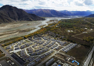 何立峰：進一步實施&ldquo;五個一批&rdquo;扶貧