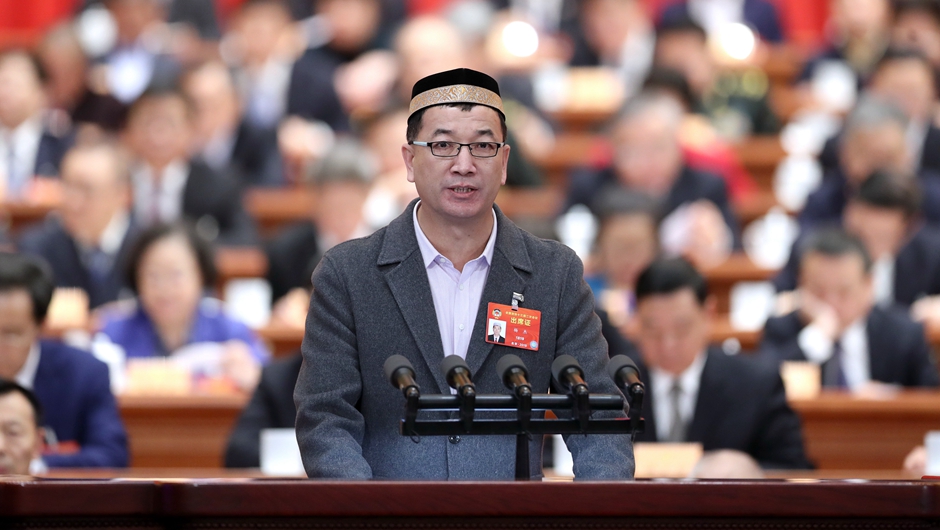 新疆維吾爾自治區(qū)呼圖壁縣政協(xié)副主席、伊斯蘭教協(xié)會會長，呼圖壁縣城鎮(zhèn)陜西寺阿訇 楊杰