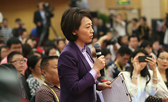 中央電視臺、中國國際電視臺記者提問