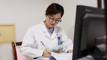 有才！這位女醫(yī)生自創(chuàng)說唱視頻，讓科普更&ldquo;接地氣&rdquo;