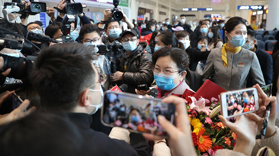 武漢櫻花爛漫，抗疫英雄歸來