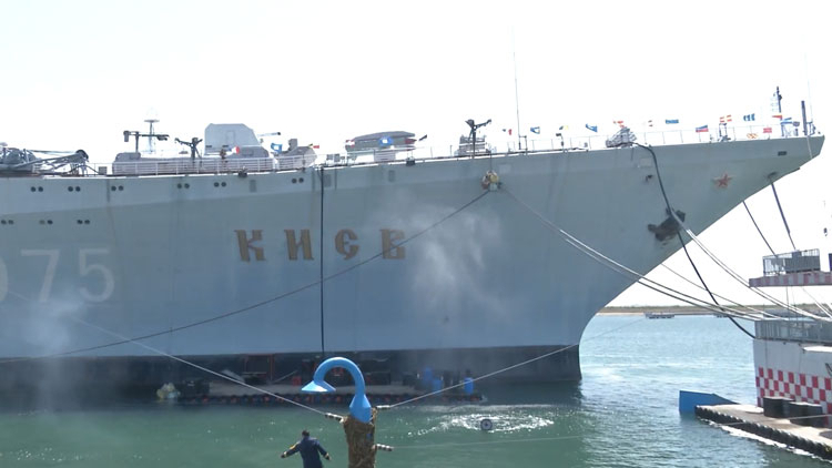 驚險(xiǎn)刺激！打卡國內(nèi)唯一的航母主題公園，讓到場(chǎng)游客大呼過癮