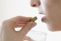 【健康解碼】說(shuō)明書(shū)上這么多副作用 這藥我還吃不吃？