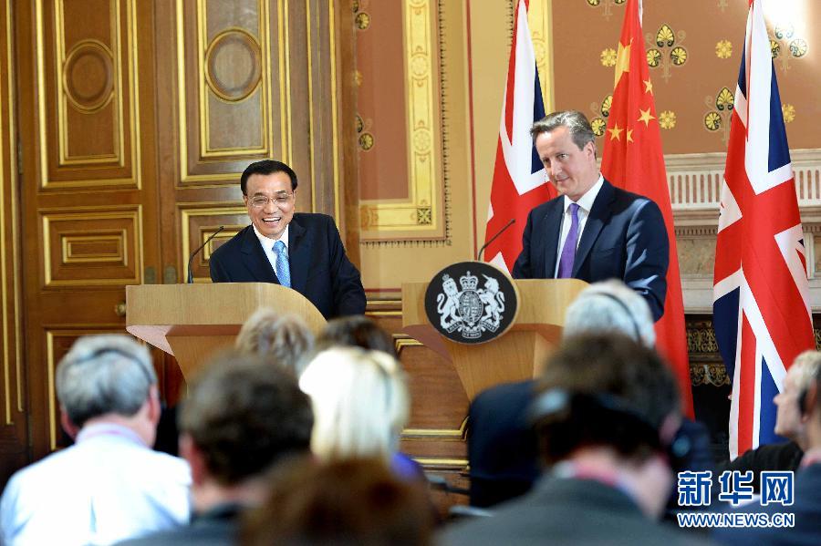 6月17日，中國國務院總理李克強同英國首相卡梅倫在倫敦舉行中英總理年度會晤后共同會見記者。新華社記者 李濤 攝
