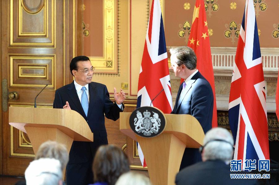6月17日，中國國務院總理李克強同英國首相卡梅倫在倫敦舉行中英總理年度會晤后共同會見記者。新華社記者 李濤 攝