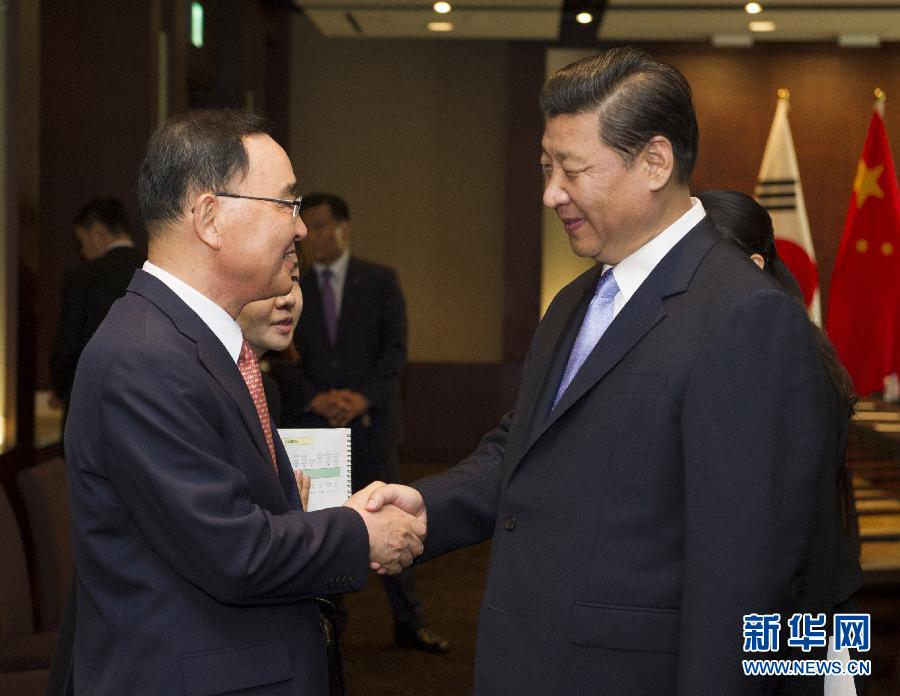 7月4日，國家主席習近平在首爾會見韓國總理鄭烘原。 新華社記者謝環(huán)馳攝  