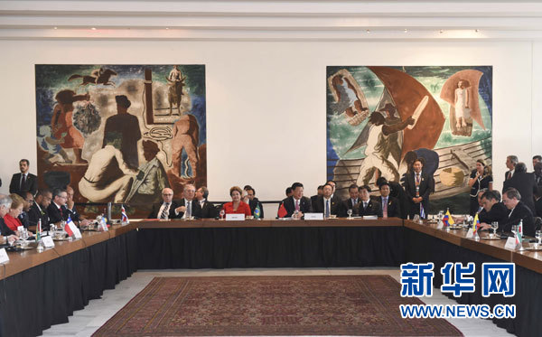 當(dāng)?shù)貢r(shí)間7月17日，國家主席習(xí)近平出席在巴西利亞舉行的中國－拉美和加勒比國家領(lǐng)導(dǎo)人會(huì)晤。 新華社記者 李學(xué)仁 攝