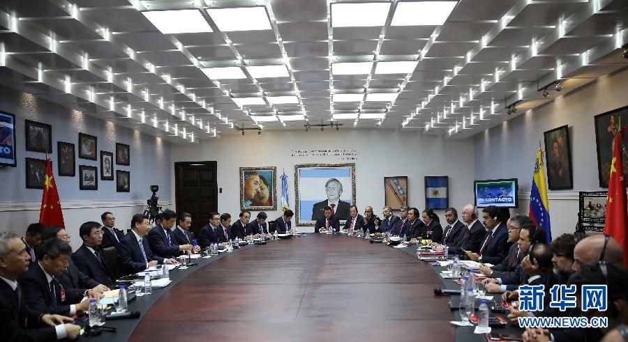 當?shù)貢r間7月20日，國家主席習(xí)近平在加拉加斯同委內(nèi)瑞拉總統(tǒng)馬杜羅舉行會談。 新華社記者蘭紅光攝 