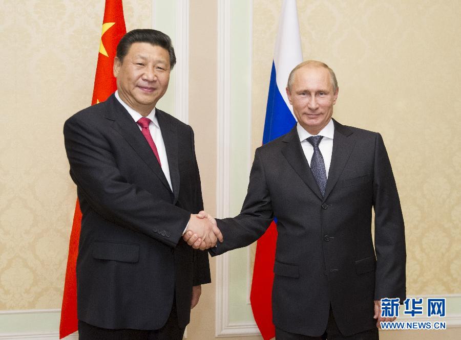 9月11日，中國(guó)國(guó)家主席習(xí)近平在塔吉克斯坦首都杜尚別會(huì)見(jiàn)俄羅斯總統(tǒng)普京。 新華社記者 黃敬文 攝 