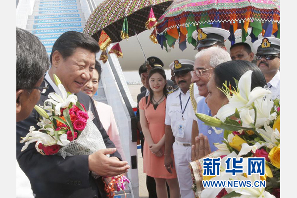 9月17日，國家主席習(xí)近平抵達(dá)古吉拉特邦艾哈邁達(dá)巴德市，開始對(duì)印度進(jìn)行國事訪問。 新華社記者 鞠鵬 攝
