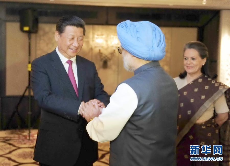 9月19日，國家主席習(xí)近平在新德里會見印度國大黨主席索尼婭&middot;甘地和前總理辛格。 新華社記者張鐸攝
