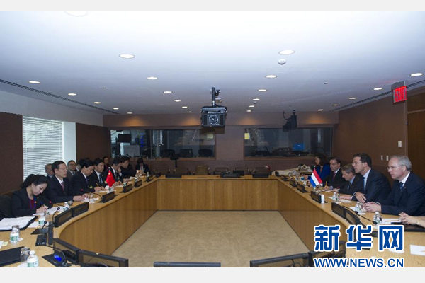 9月23日，出席聯(lián)合國氣候峰會(huì)的國家主席習(xí)近平特使、國務(wù)院副總理張高麗在紐約聯(lián)合國總部會(huì)見荷蘭首相呂特。 新華社記者 王曄 攝 