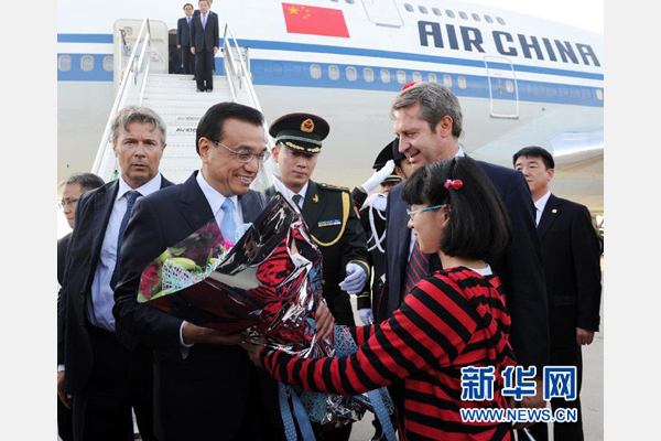 10月14日，國務(wù)院總理李克強(qiáng)乘專機(jī)抵達(dá)羅馬，開始對意大利進(jìn)行正式訪問。新華社記者 饒愛民 攝