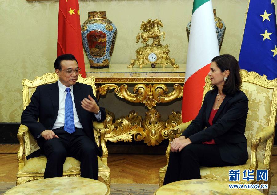 10月15日，中國國務(wù)院總理李克強在羅馬會見意大利眾議長博爾德里尼。 新華社記者饒愛民攝