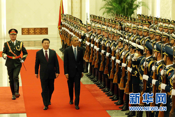 11月12日，國家主席習(xí)近平在北京人民大會(huì)堂舉行歡迎儀式，歡迎美國總統(tǒng)奧巴馬對(duì)中國進(jìn)行國事訪問。 新華社記者 劉衛(wèi)兵 攝
