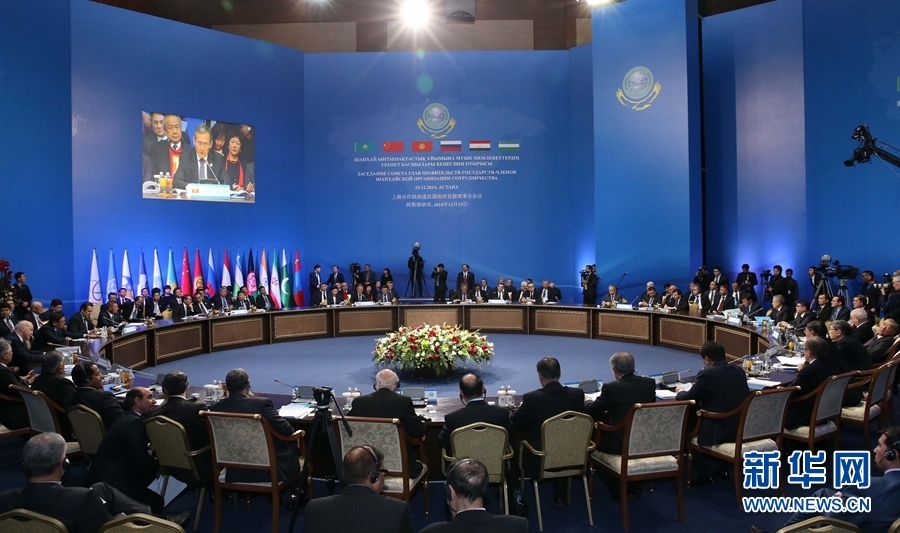 12月15日，中國國務(wù)院總理李克強(qiáng)在阿斯塔納出席上海合作組織成員國政府首腦理事會第十三次會議。 新華社記者 龐興雷 攝