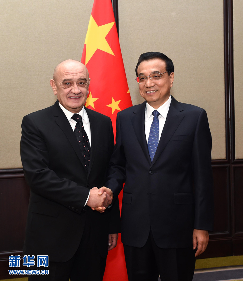 12月16日，中國國務(wù)院總理李克強(qiáng)在貝爾格萊德會(huì)見波黑部長會(huì)議主席貝萬達(dá)。 新華社記者 饒愛民 攝 