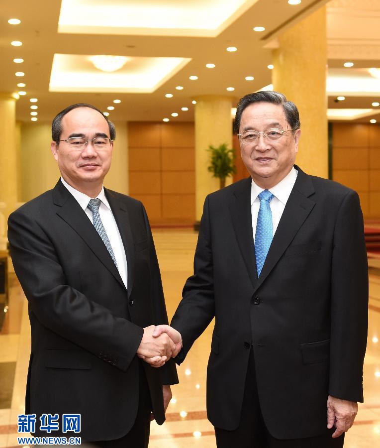 12月25日至27日，中共中央政治局常委、全國政協(xié)主席俞正聲對越南進(jìn)行正式訪問。這是12月26日，俞正聲在河內(nèi)與越南祖國陣線主席阮善仁舉行會談。 新華社記者劉建生攝