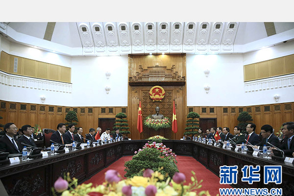 11月5日，中共中央總書記、國家主席習(xí)近平在河內(nèi)同越南總理阮晉勇舉行會談。 新華社記者 蘭紅光 攝