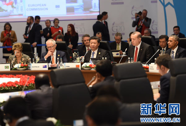 11月15日，國家主席習(xí)近平在土耳其安塔利亞出席二十國集團(tuán)領(lǐng)導(dǎo)人第十次峰會(huì)第一階段會(huì)議。 新華社記者李學(xué)仁攝 