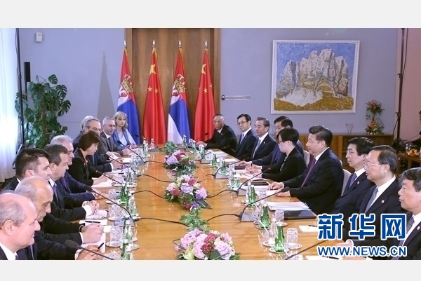 6月18日，國家主席習(xí)近平在貝爾格萊德同塞爾維亞總統(tǒng)尼科利奇舉行會(huì)談。 新華社記者 馬占成 攝