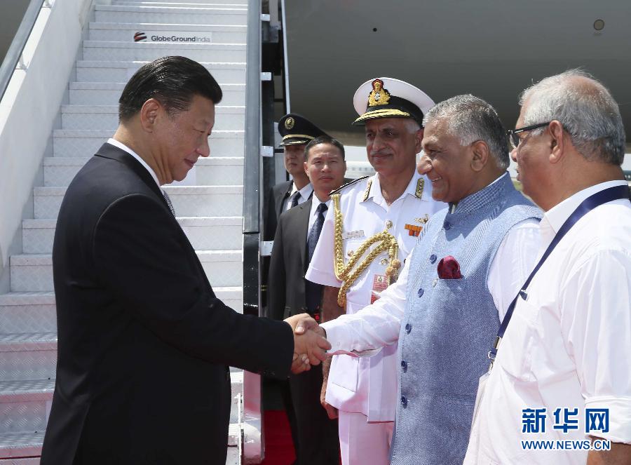 10月15日，國家主席習(xí)近平抵達(dá)印度果阿，應(yīng)印度總理莫迪邀請，出席金磚國家領(lǐng)導(dǎo)人第八次會晤。 新華社記者蘭紅光攝 