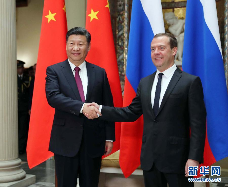 7月4日，國家主席習(xí)近平在莫斯科會見俄羅斯總理梅德韋杰夫。新華社記者 劉衛(wèi)兵 攝