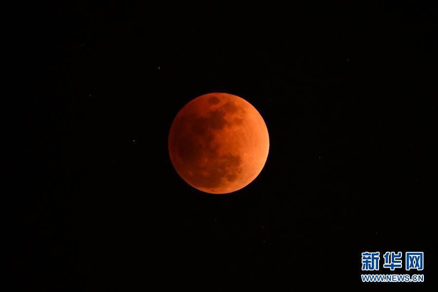 （國際）東京夜空的&ldquo;紅月亮&rdquo;