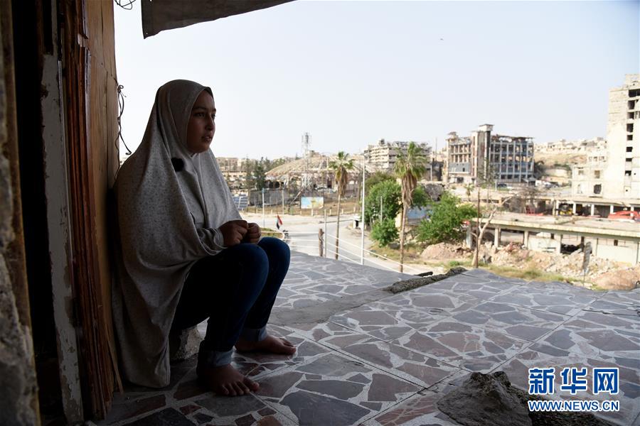 （國際&middot;圖文互動(dòng)）（1）上學(xué)夢何處安放&mdash;&mdash;敘利亞女孩阿明娜的危樓生活