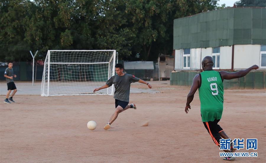 （國際&middot;圖文互動(dòng)）（4）拳拳赤子心　悠悠藍(lán)盔情&mdash;&mdash;記中國赴蘇丹達(dá)爾富爾維和部隊(duì)度中秋和國慶佳節(jié)