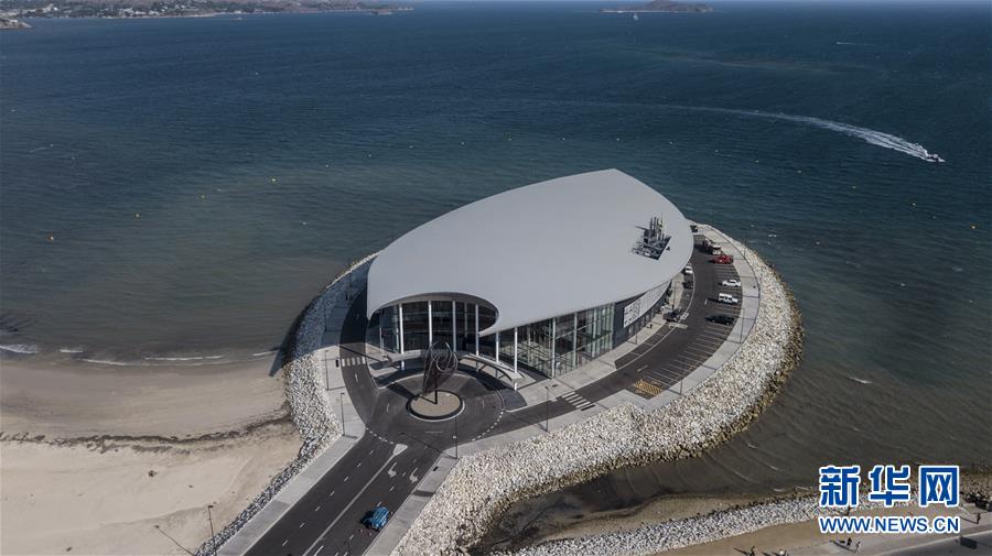 （新華全媒頭條&middot;圖文互動(dòng)）（2）特稿：深化周邊友好　共促亞太繁榮&mdash;&mdash;寫在習(xí)近平主席出席亞太經(jīng)合組織第二十六次領(lǐng)導(dǎo)人非正式會(huì)議，對(duì)巴布亞新幾內(nèi)亞、文萊和菲律賓進(jìn)行國(guó)事訪問(wèn)并在巴新同建交太平洋島國(guó)領(lǐng)導(dǎo)人會(huì)晤之際