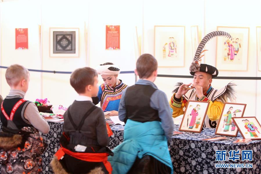 （新華全媒頭條&middot;出訪&middot;側記&middot;圖文互動）（4）你好老朋友！開啟新時代！&mdash;&mdash;習近平主席和普京總統(tǒng)引領中俄全面戰(zhàn)略協(xié)作伙伴關系邁入新時代