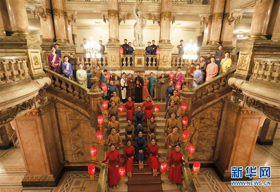 （新華全媒頭條&middot;圖文互動(dòng)）（8）特稿：全面提升中希合作交流水平 推動(dòng)金磚峰會(huì)取得豐碩成果&mdash;&mdash;寫在習(xí)近平主席對希臘進(jìn)行國事訪問并赴巴西出席金磚國家領(lǐng)導(dǎo)人第十一次會(huì)晤之際