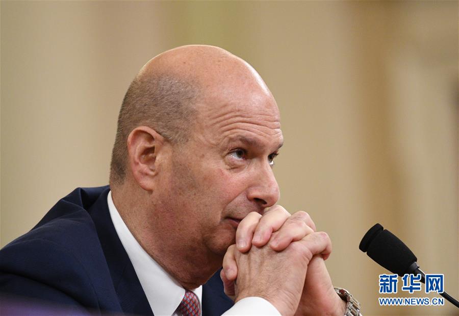 （國際）（1）特朗普彈劾調(diào)查重要證人到國會作證引關注