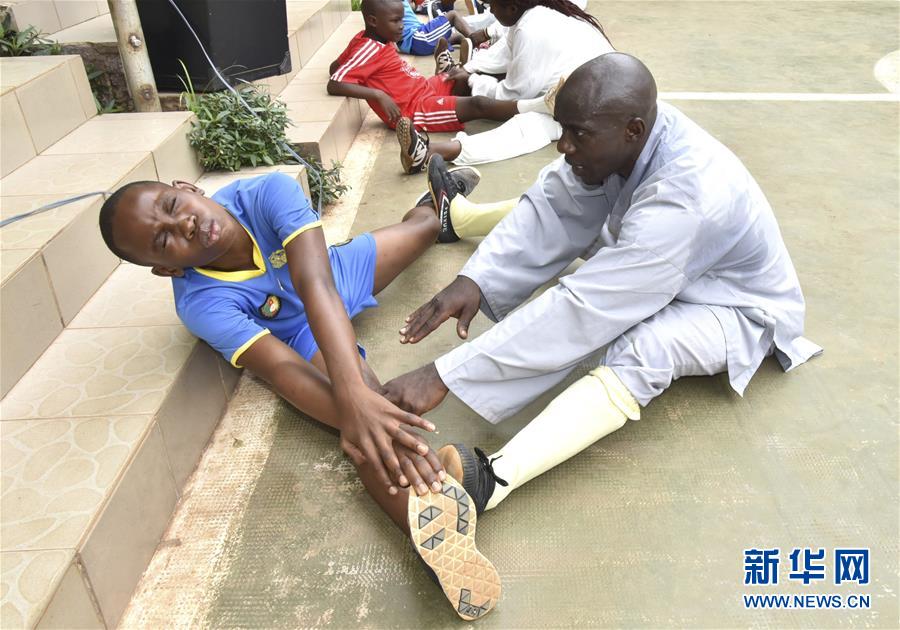 （國(guó)際&middot;圖文互動(dòng)）（8）通訊：&ldquo;我也曾混跡街頭，終于靠習(xí)武自立&rdquo;&mdash;&mdash;喀麥隆人姆巴的武術(shù)情緣