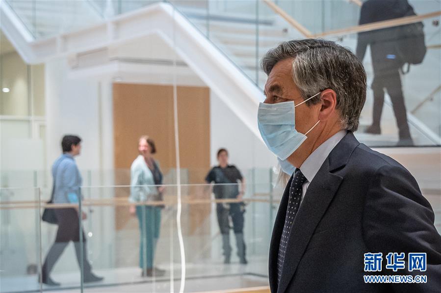 （國(guó)際）（5）法國(guó)前總理菲永夫婦因&ldquo;空餉&rdquo;案獲刑