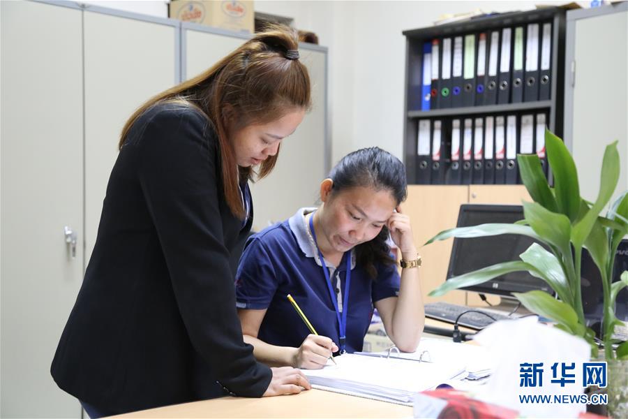 （國際&middot;圖文互動）（1）通訊：&ldquo;信守承諾，一諾千金&rdquo;&mdash;&mdash;一個老撾女孩在中國企業(yè)的十年成長史