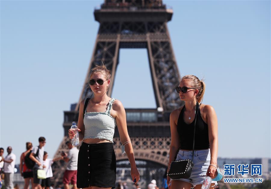 （國(guó)際）（1）法國(guó)迎來高溫&ldquo;烤&rdquo;驗(yàn) 多地拉響&ldquo;紅色警報(bào)&rdquo;