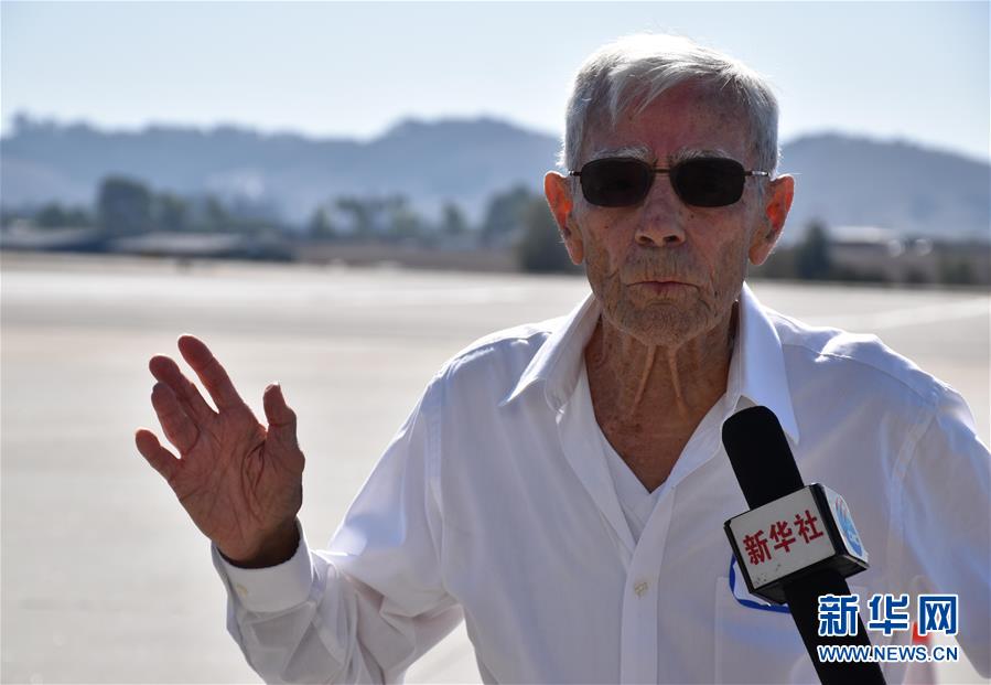 （國際&middot;圖文互動(dòng)）（1）&ldquo;飛虎隊(duì)&rdquo;百歲老兵駕機(jī)重上藍(lán)天