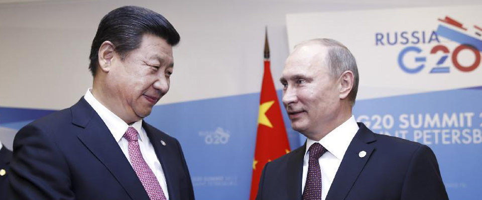 2013年9月，習(xí)近平在圣彼得堡會見普京